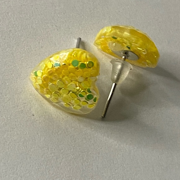 ๐Sale ๐2 for $10 NWOT never worn kawaii sparkle yellow heart post earrings - Picture 3 of 5
